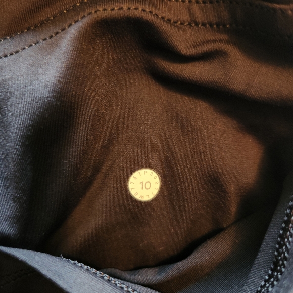 Lululemon side pleat high rise tennis skirt - Picture 3 of 7